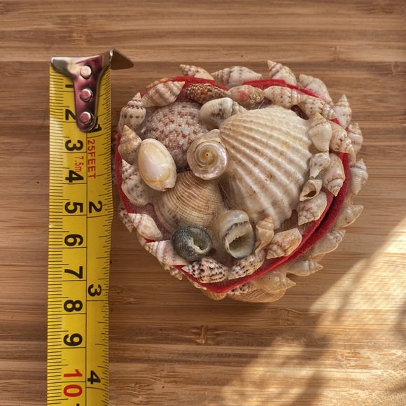Vintage heart shaped shell trinket or jewellery box made of sea shells - Picture 10 of 11